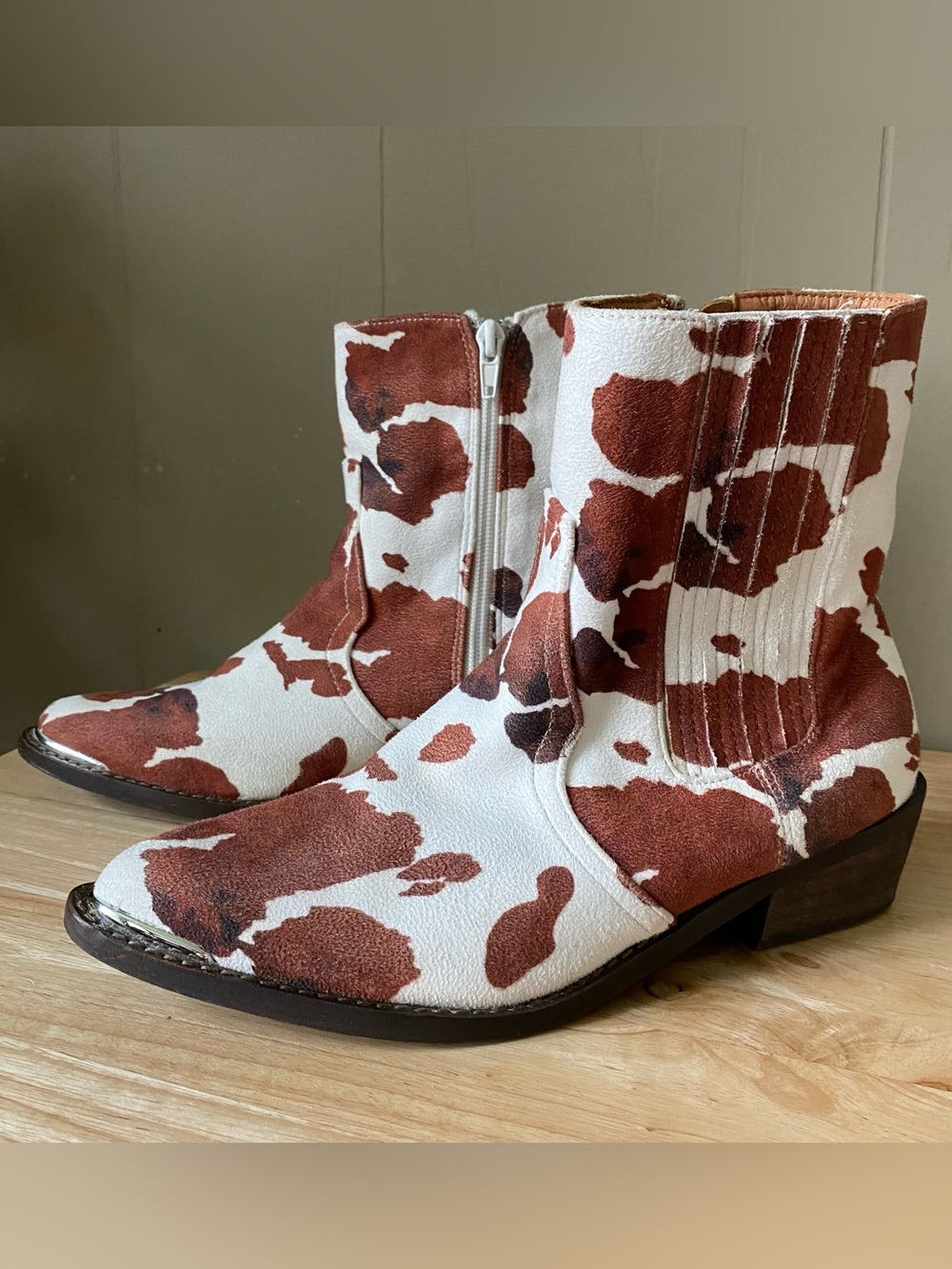 Suede Cowhide Print Western Ankle Boots - White and Brown